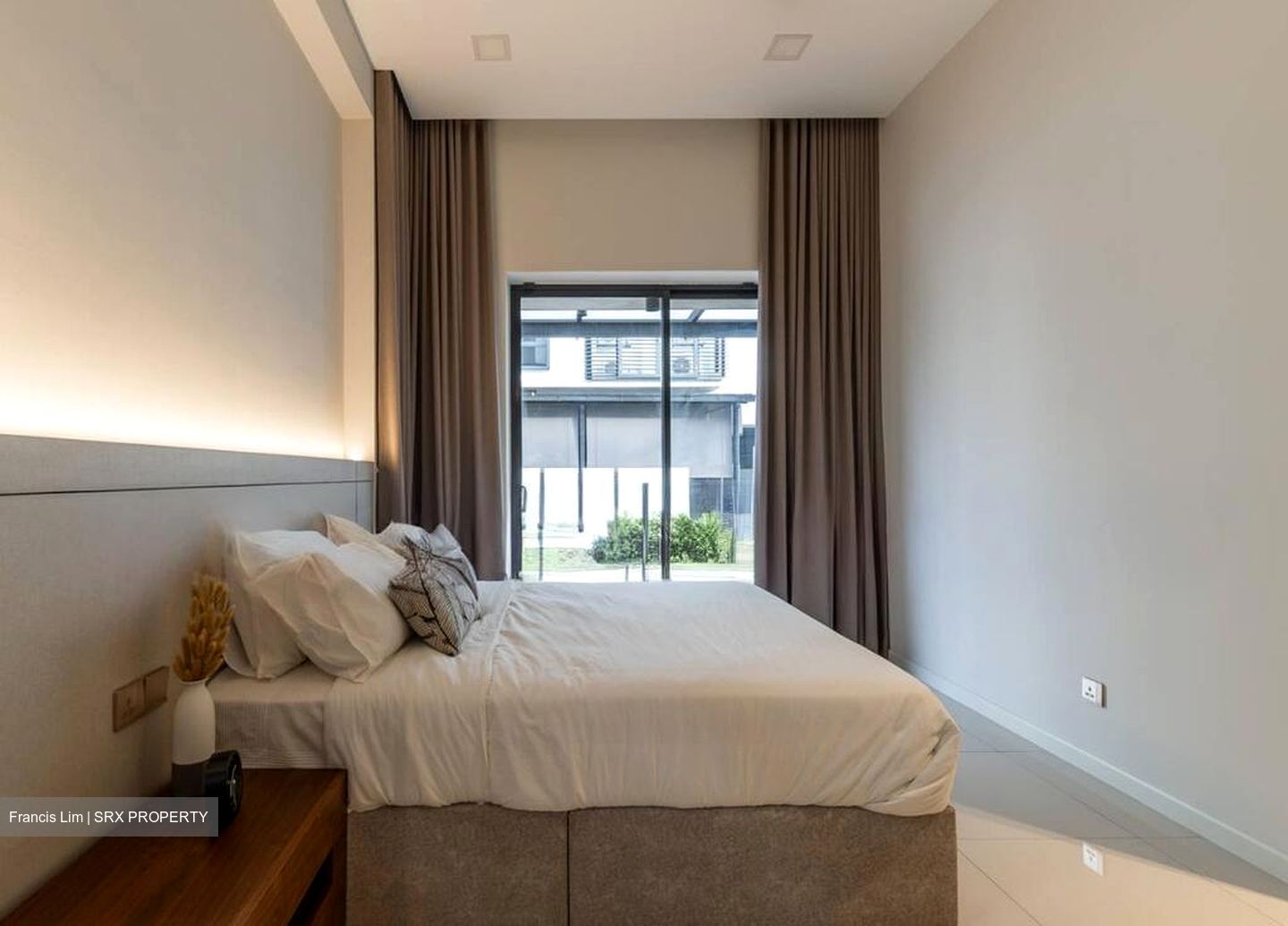 Pasir Ris Beach Park (D18), Semi-Detached #497968711